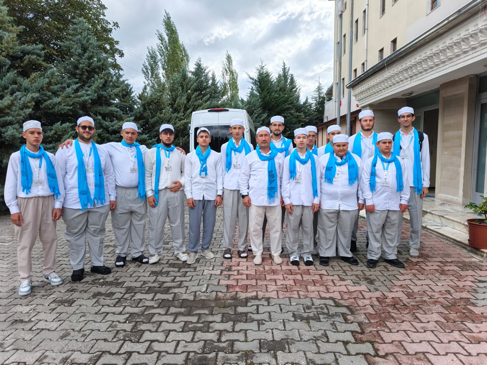 HAFIZLAR UMREYE GÖNDERİLDİ
